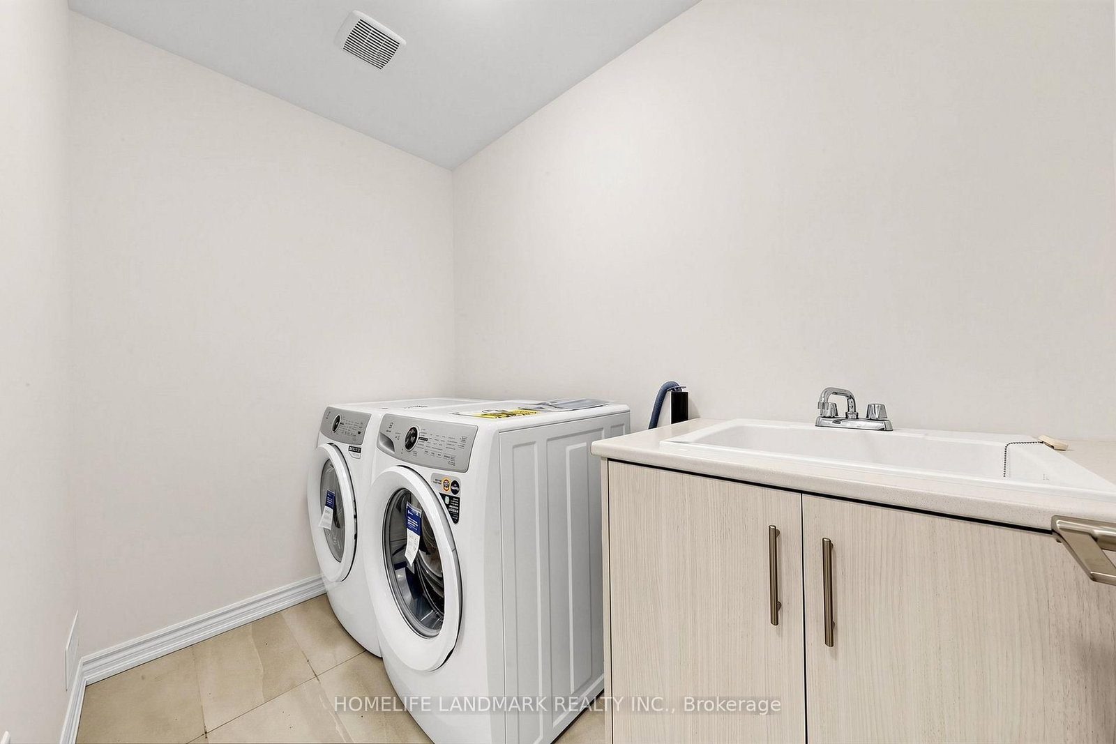 1138 Tanbark Ave, Oakville, view 21