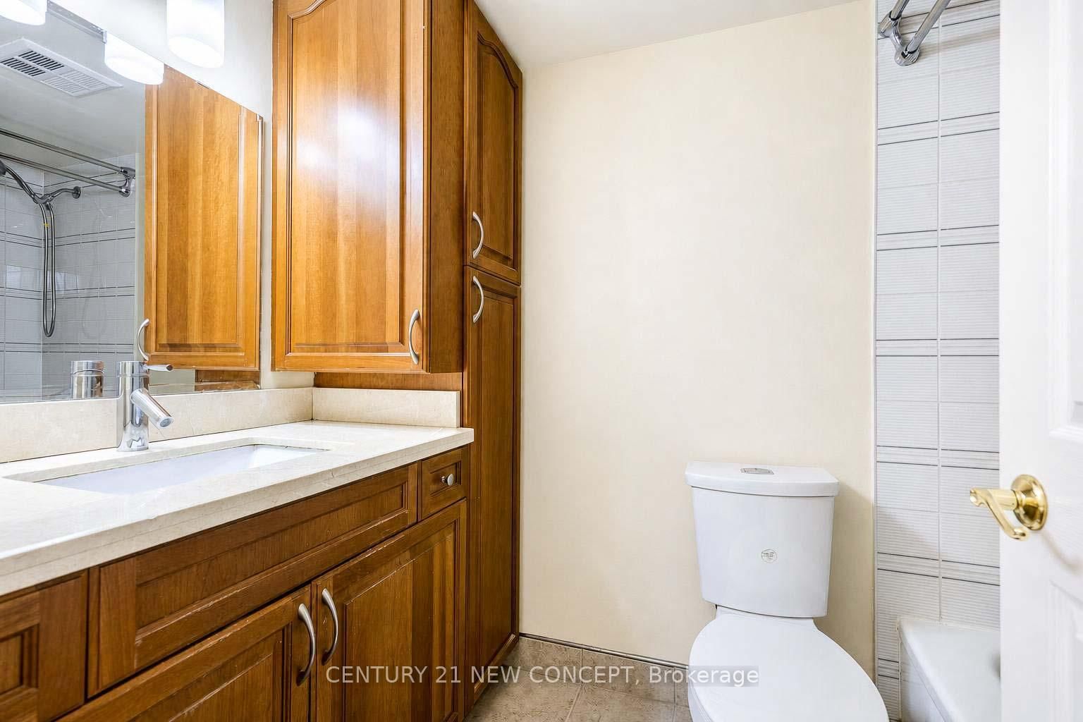 604-250 Webb Dr, Mississauga, view 21
