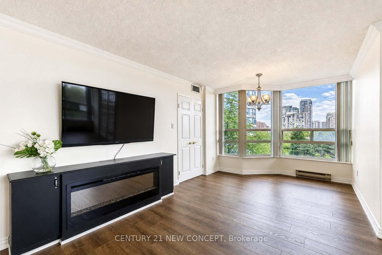 604-250 Webb Dr, Mississauga, view 4