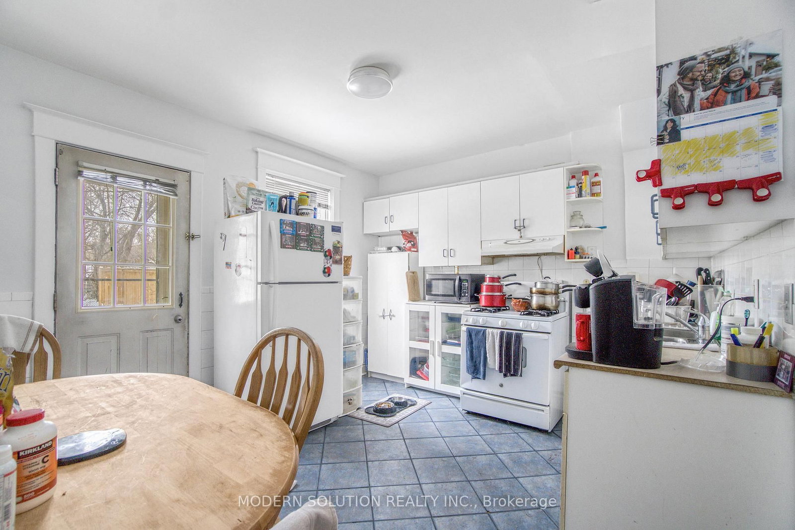 2 Rockwell Avenue • Toronto, ON photo 11