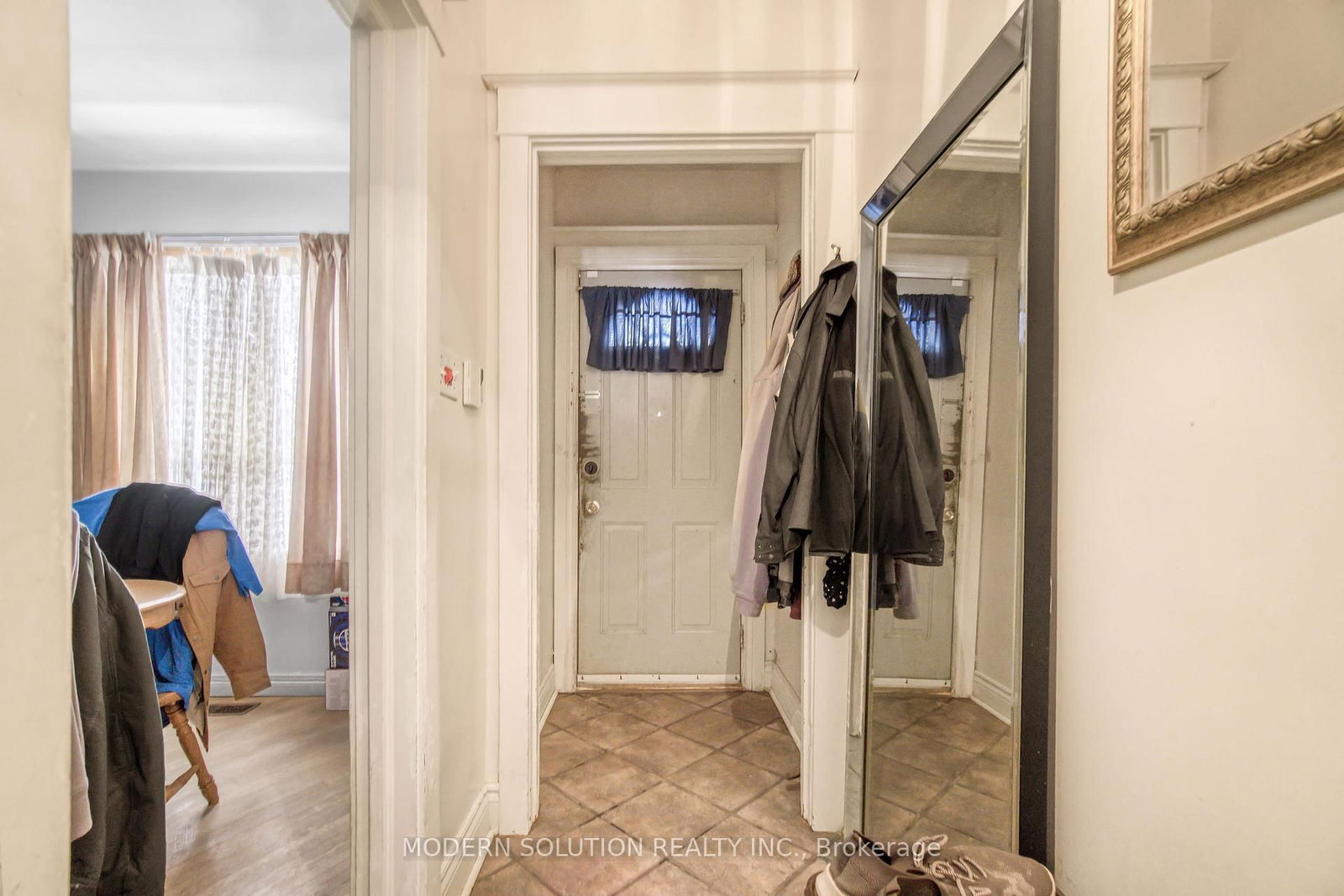 2 Rockwell Avenue • Toronto, ON photo 4