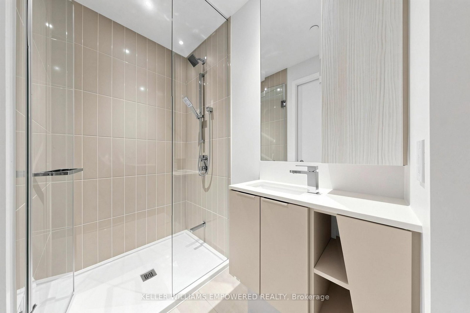 3403-3900 Confederation Pkwy, Mississauga, view 21