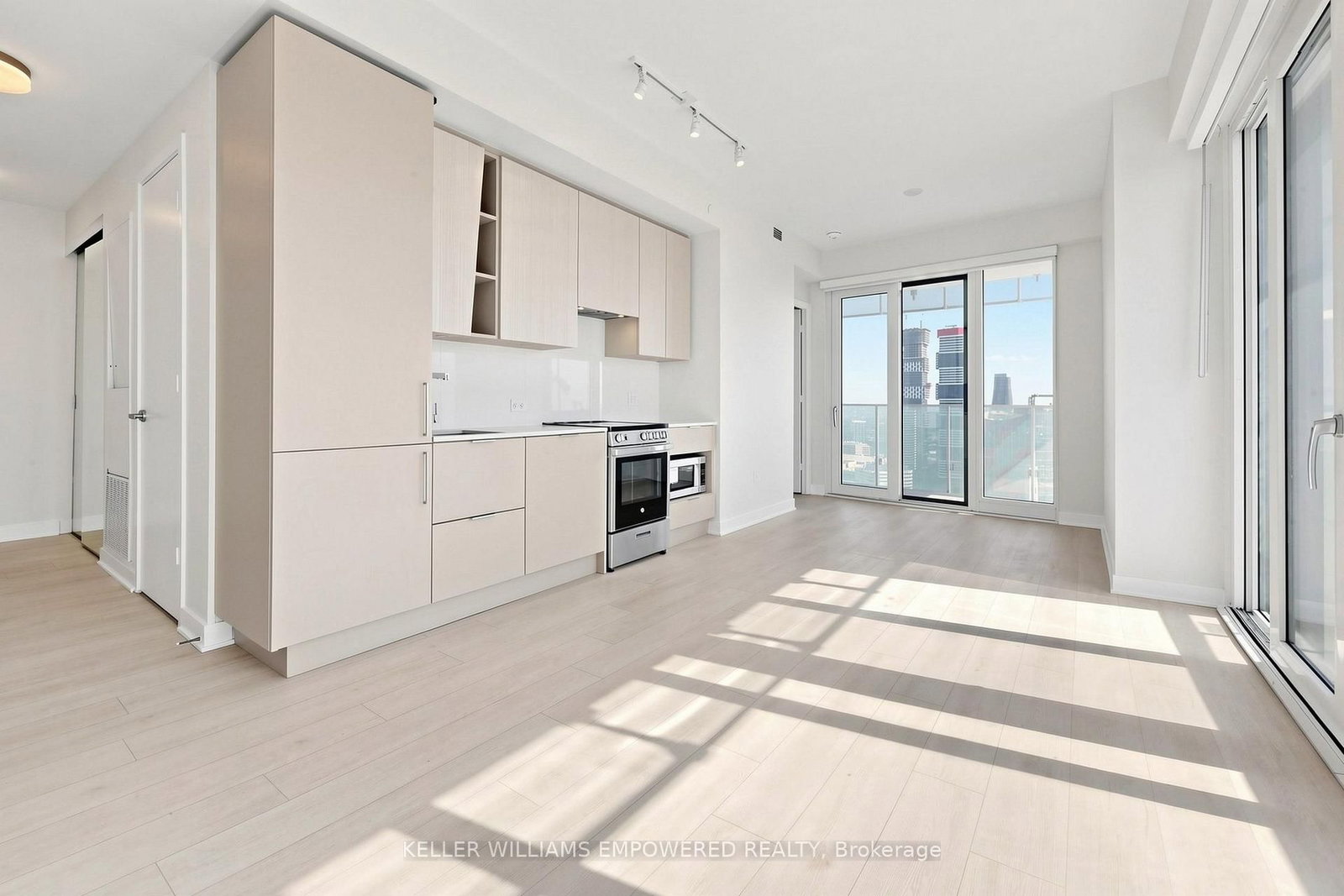 3403-3900 Confederation Pkwy, Mississauga, view 9