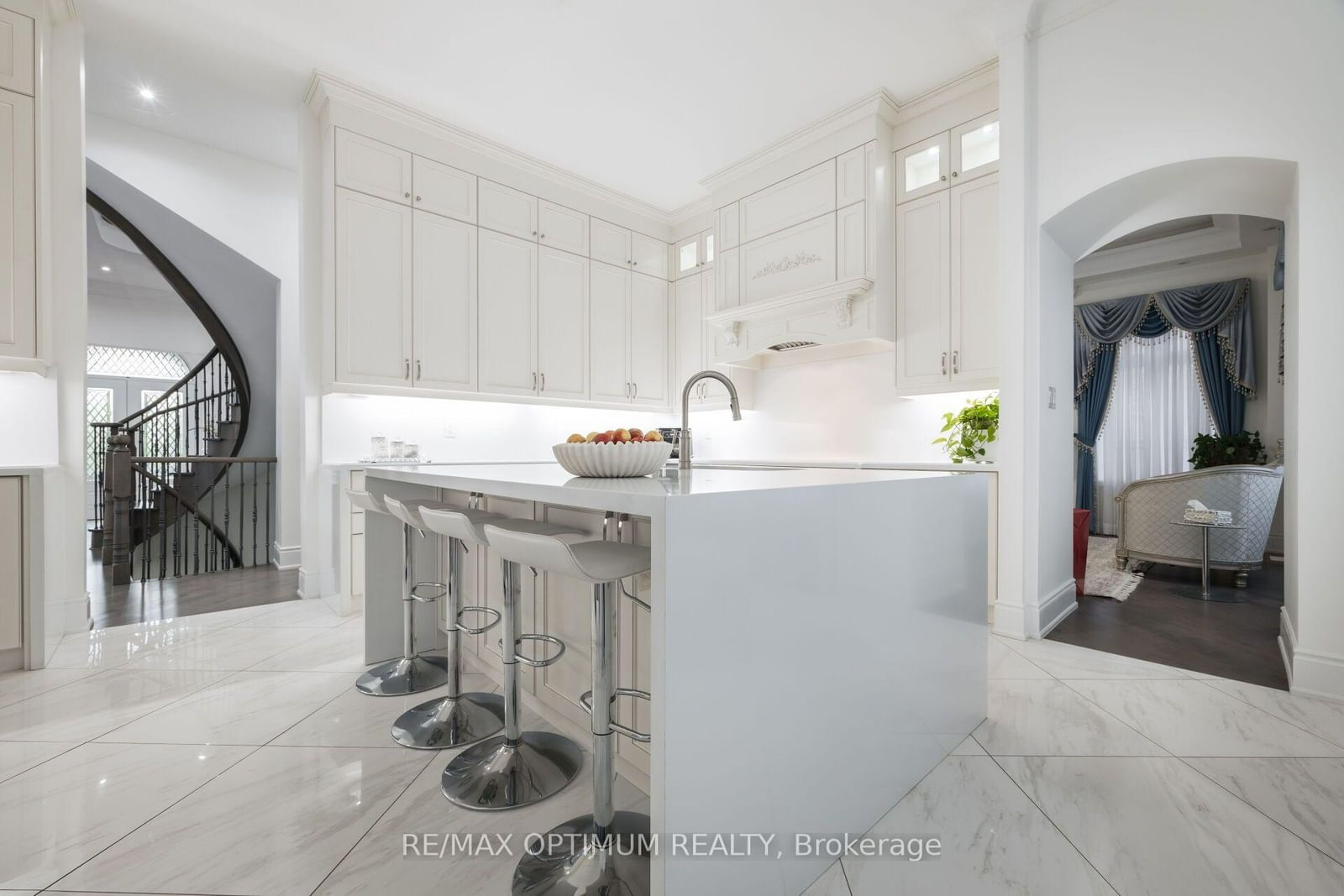 37 Elbern Markell Drive • Brampton, ON photo 10