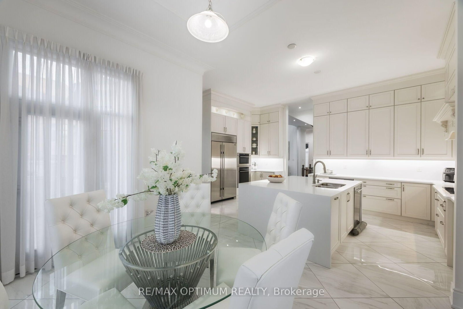 37 Elbern Markell Drive • Brampton, ON photo 12