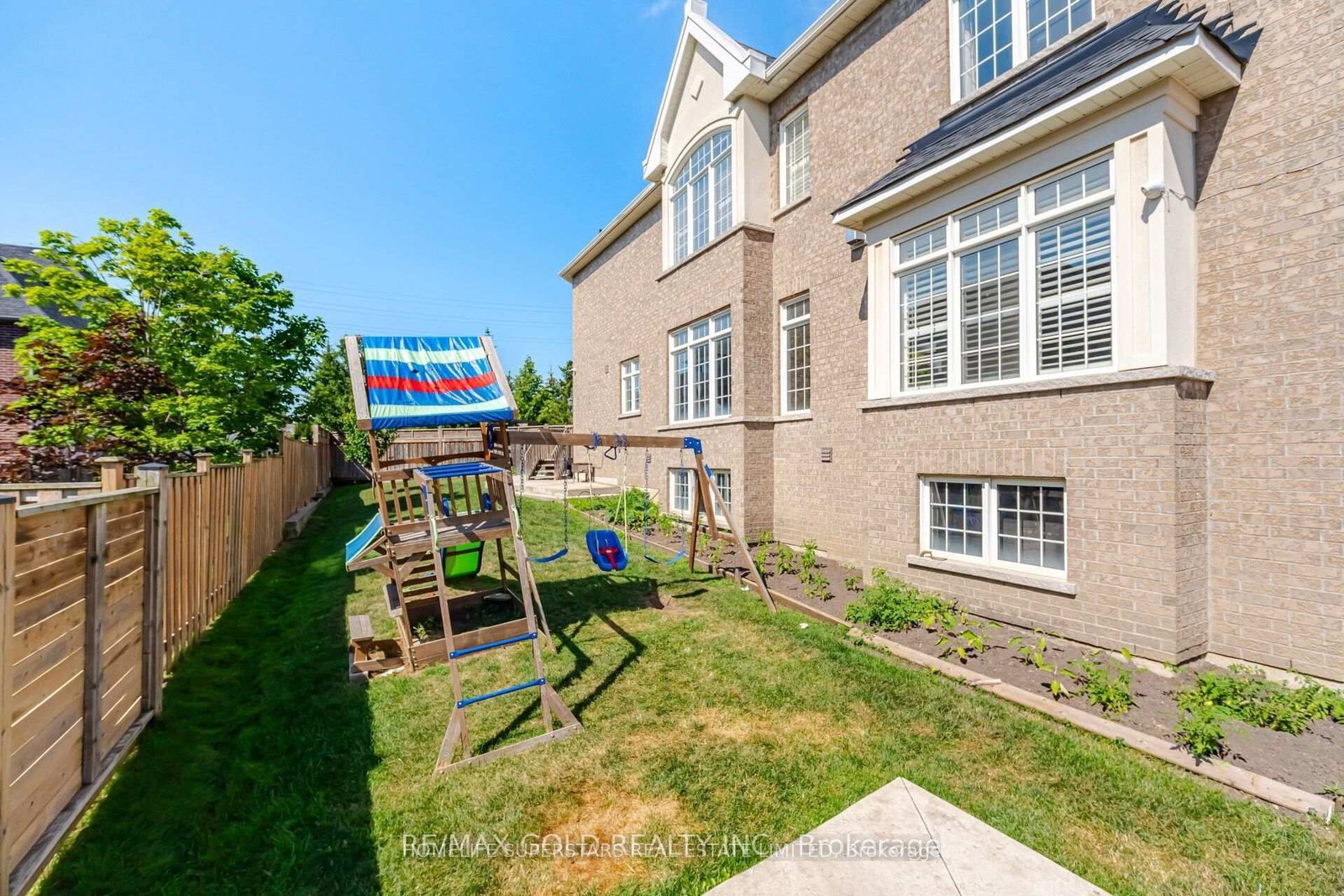 14 Ayrshire Court • Brampton, ON photo 36