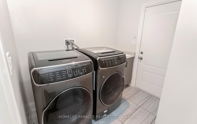 79 Mevira Oakville,ON L6H 7C5 — Photo 48