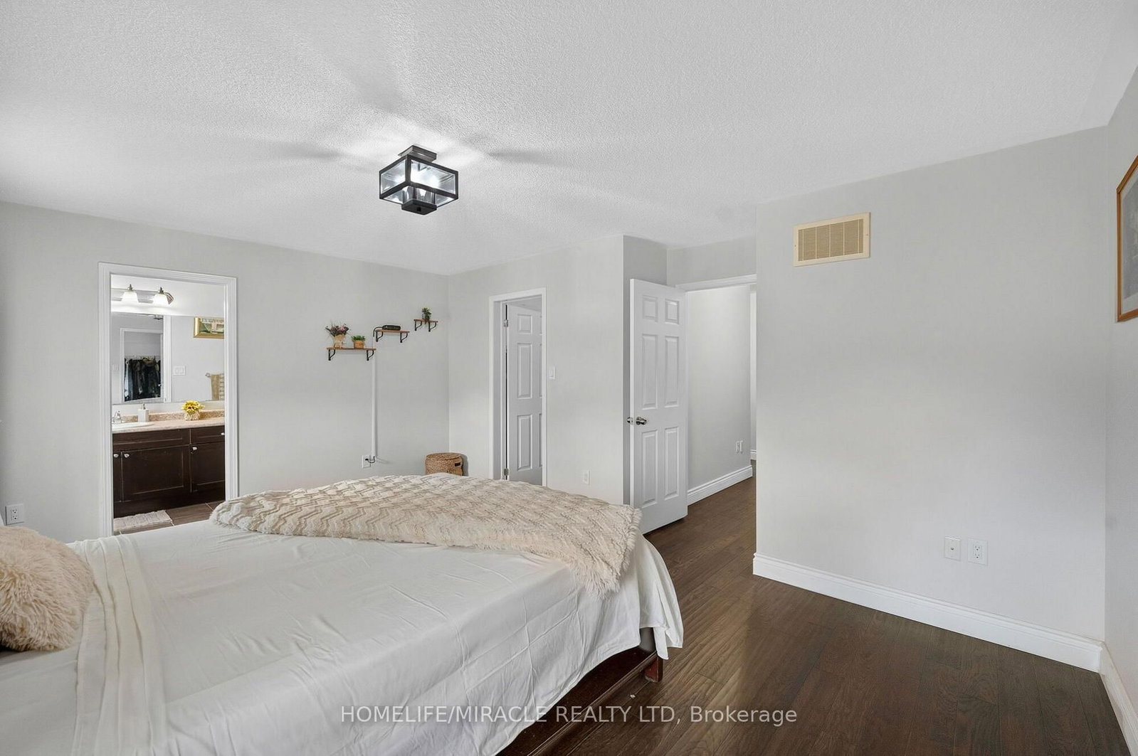 452 Tyrone Crescent • Milton, ON photo 5