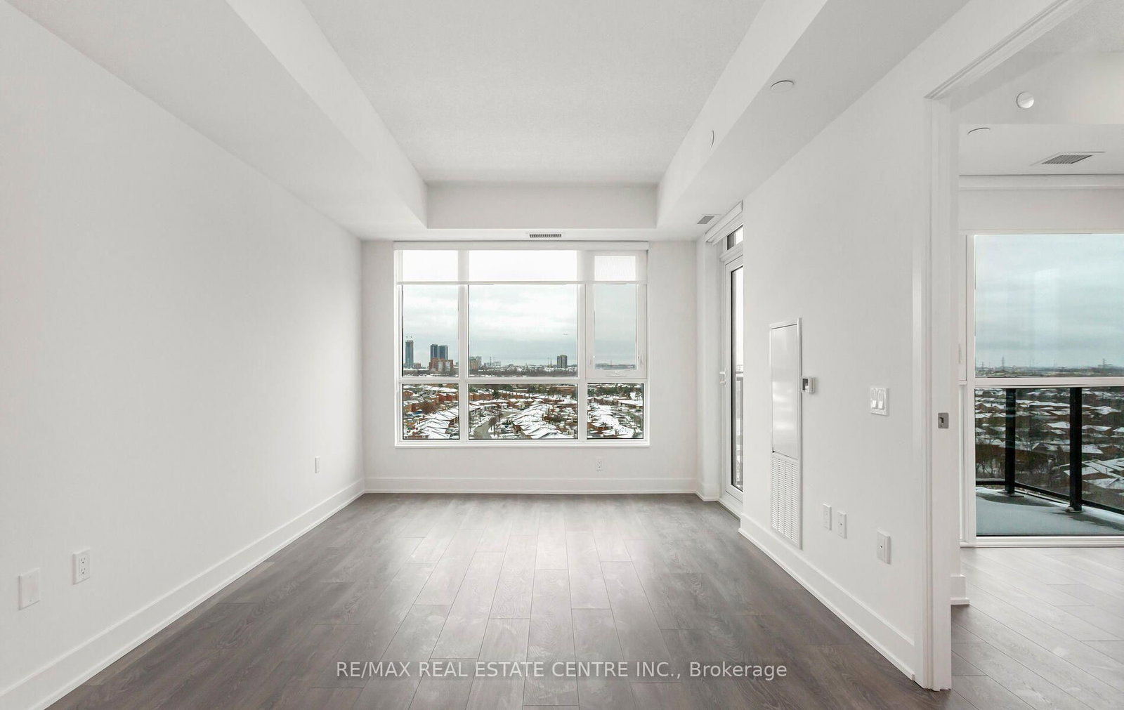 204 Burnhamthorpe Road E • #1307 • Mississauga, ON photo 13