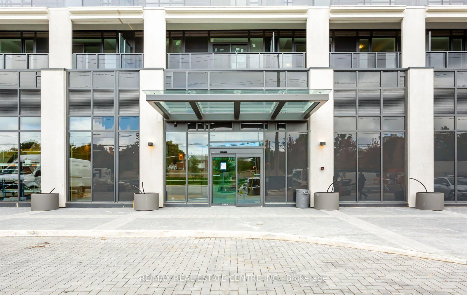 204 Burnhamthorpe Road E • #1307 • Mississauga, ON photo 4
