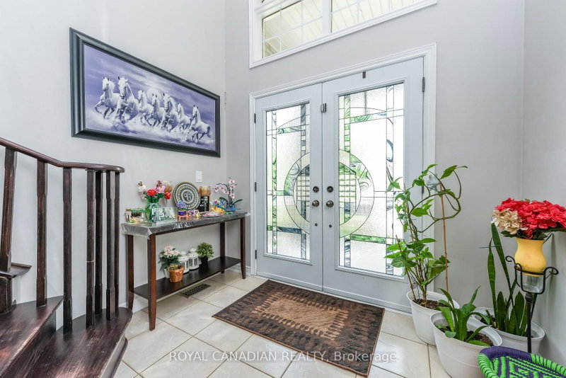 29 Dewside Brampton,ON L6R 3B7 — Photo 4