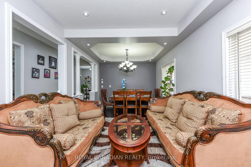 29 Dewside Brampton,ON L6R 3B7 — Photo 9