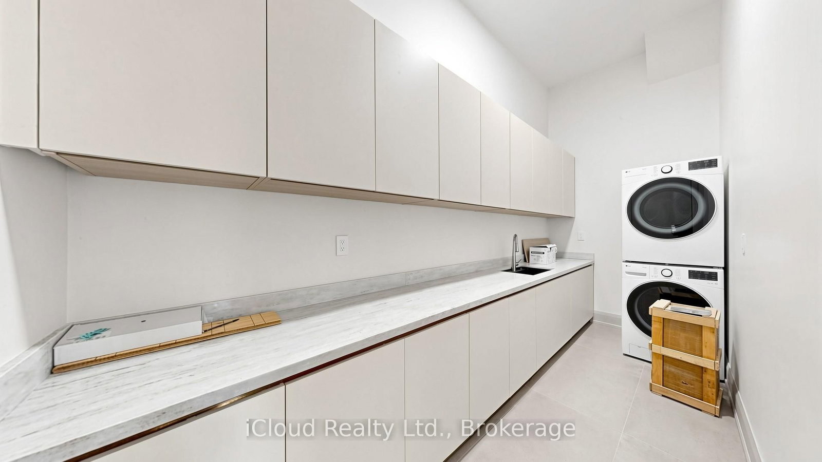 2539 Rugby Rd, Mississauga, view 17