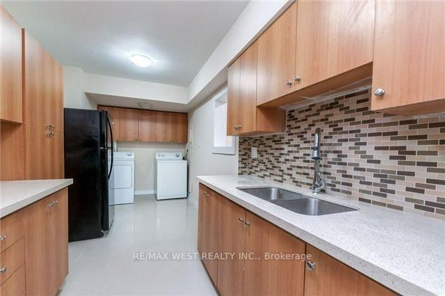 102 - 370 Dixon Road