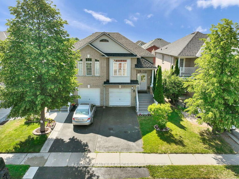 101 River Rock Crescent