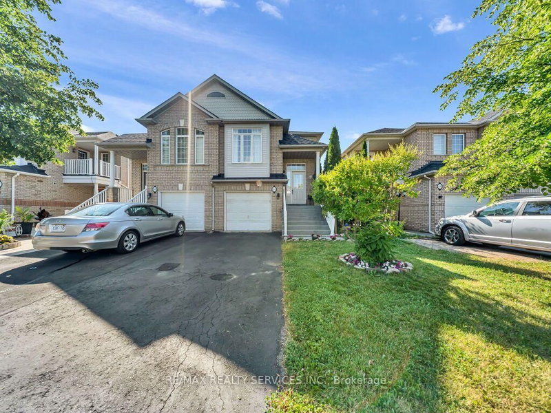 101 River Rock Crescent