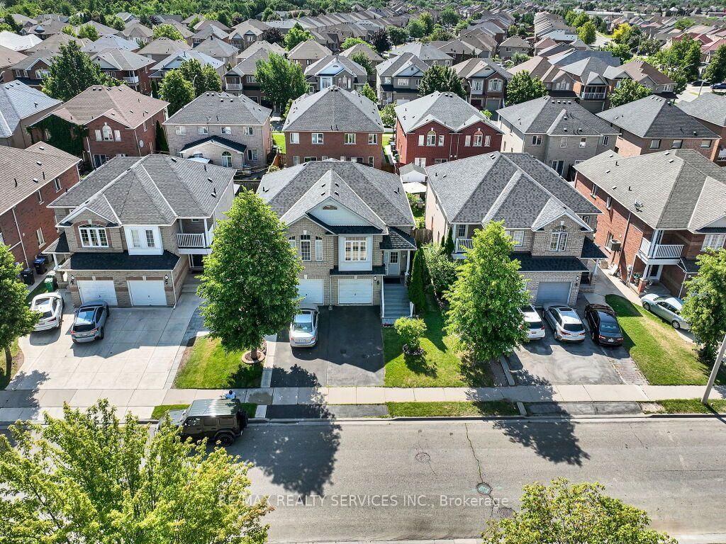 101 River Rock Crescent • Brampton, ON photo 5