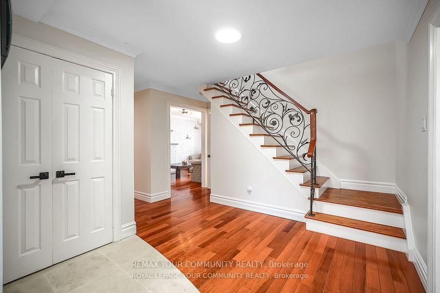 18 Terryellen Crescent • Toronto, ON photo 9