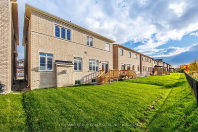 37 North Park Boulevard • Oakville, ON photo 4