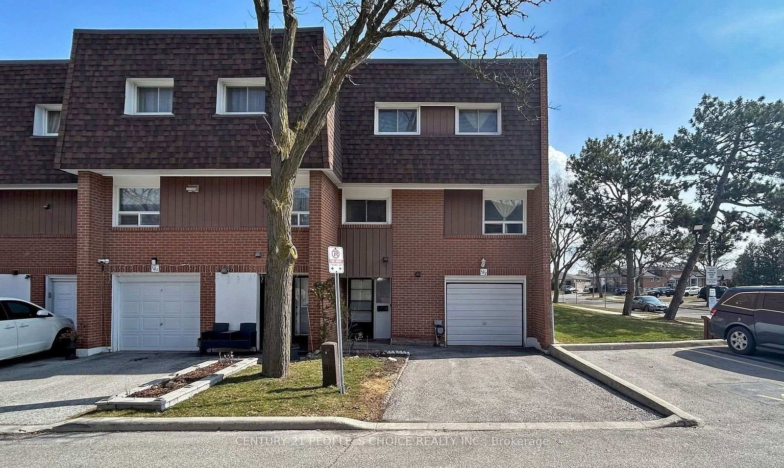 4 Litchfield Court • #102 • Toronto, ON photo 1