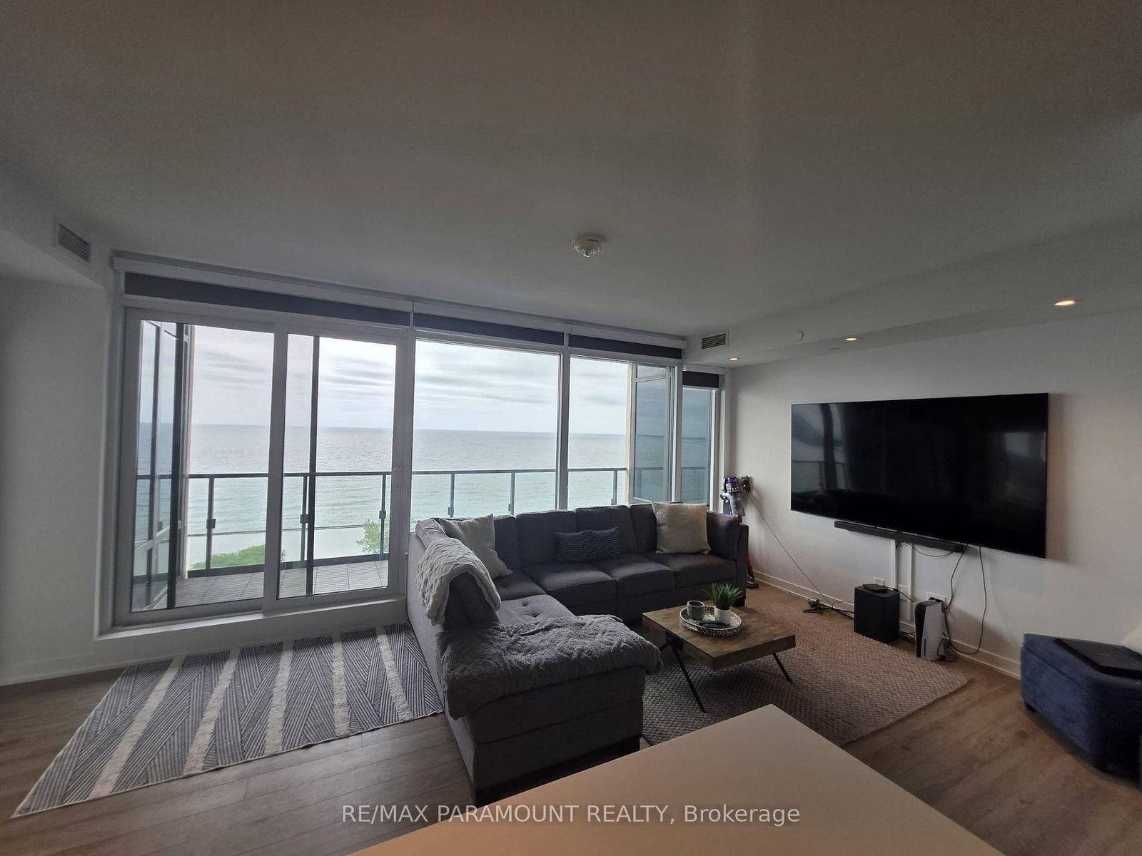 1926 Lake Shore Boulevard W • #1807 • Toronto, ON photo 5