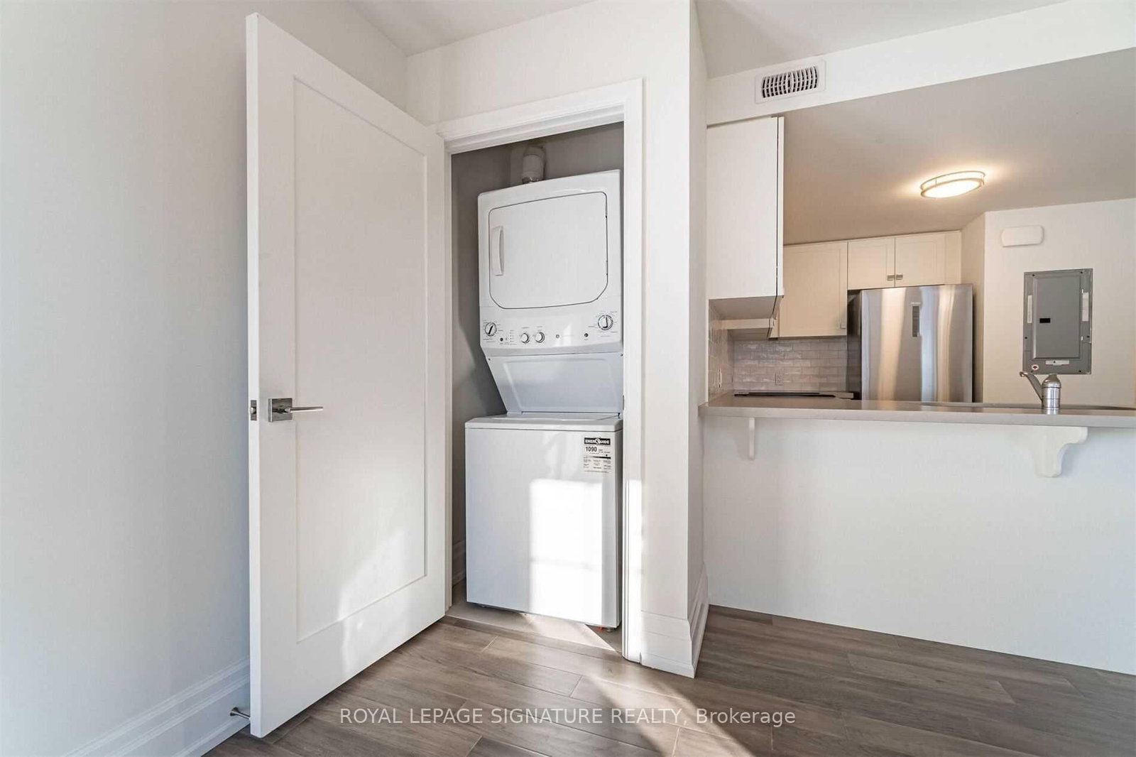 760 Lakeshore Road E • #202 • Mississauga, ON photo 8