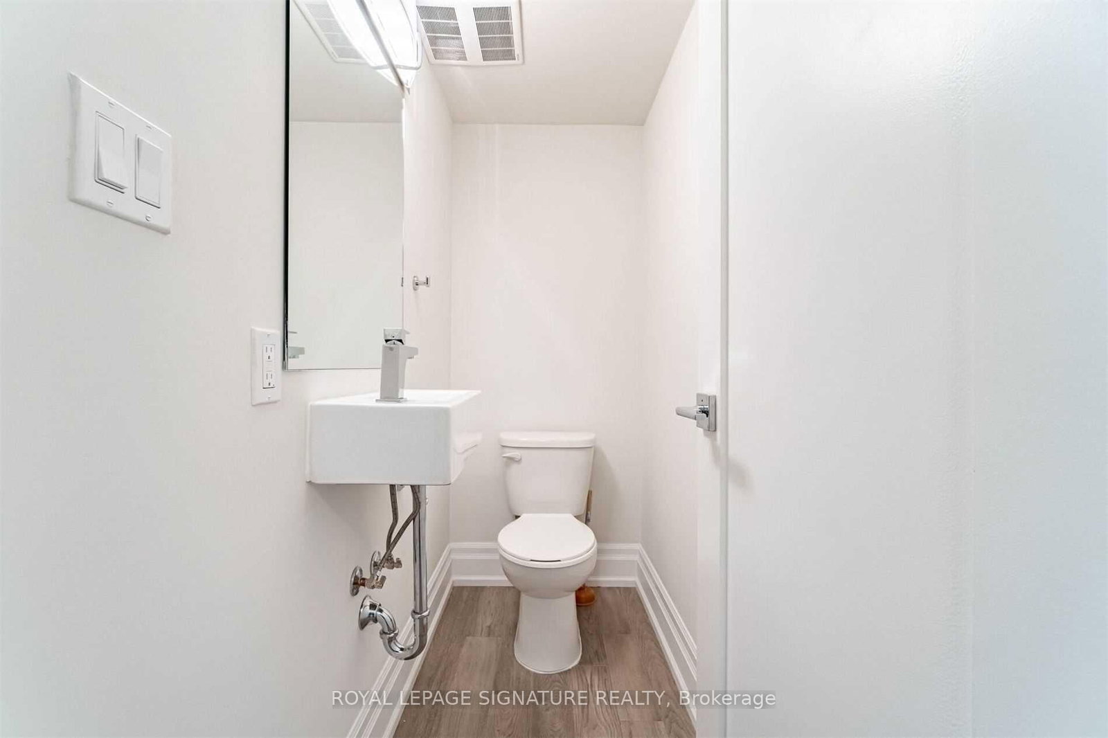 760 Lakeshore Road E • #202 • Mississauga, ON photo 9