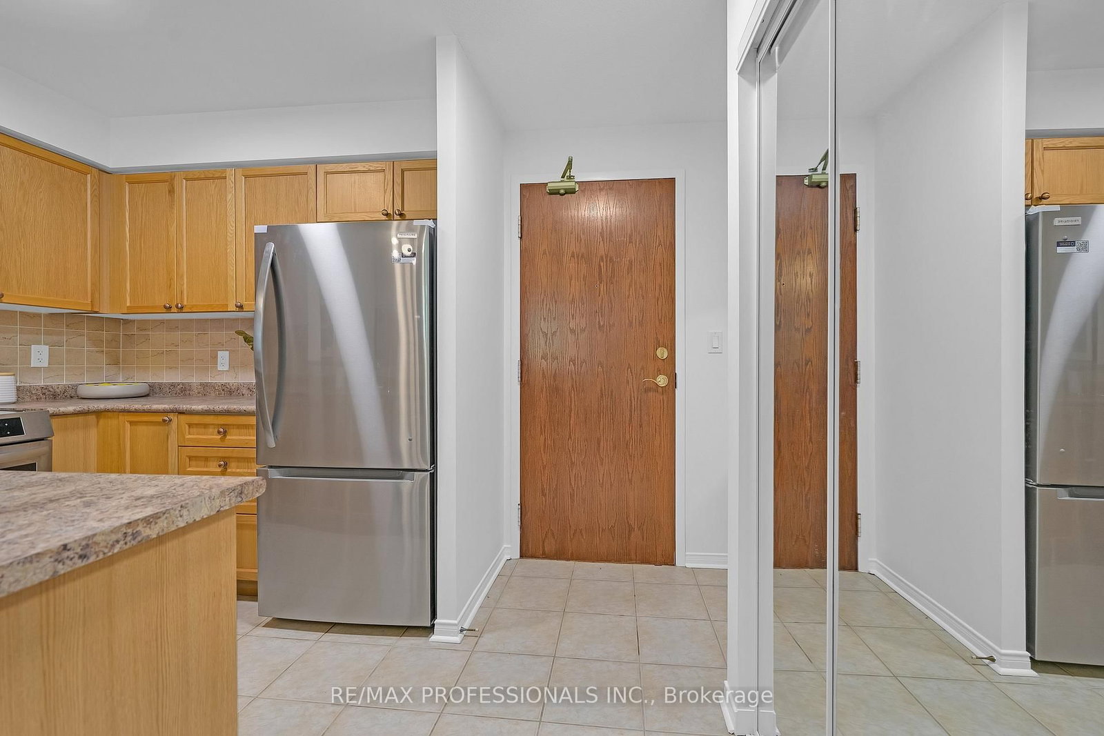 9 Michael Power Place • #402 • Toronto, ON photo 32