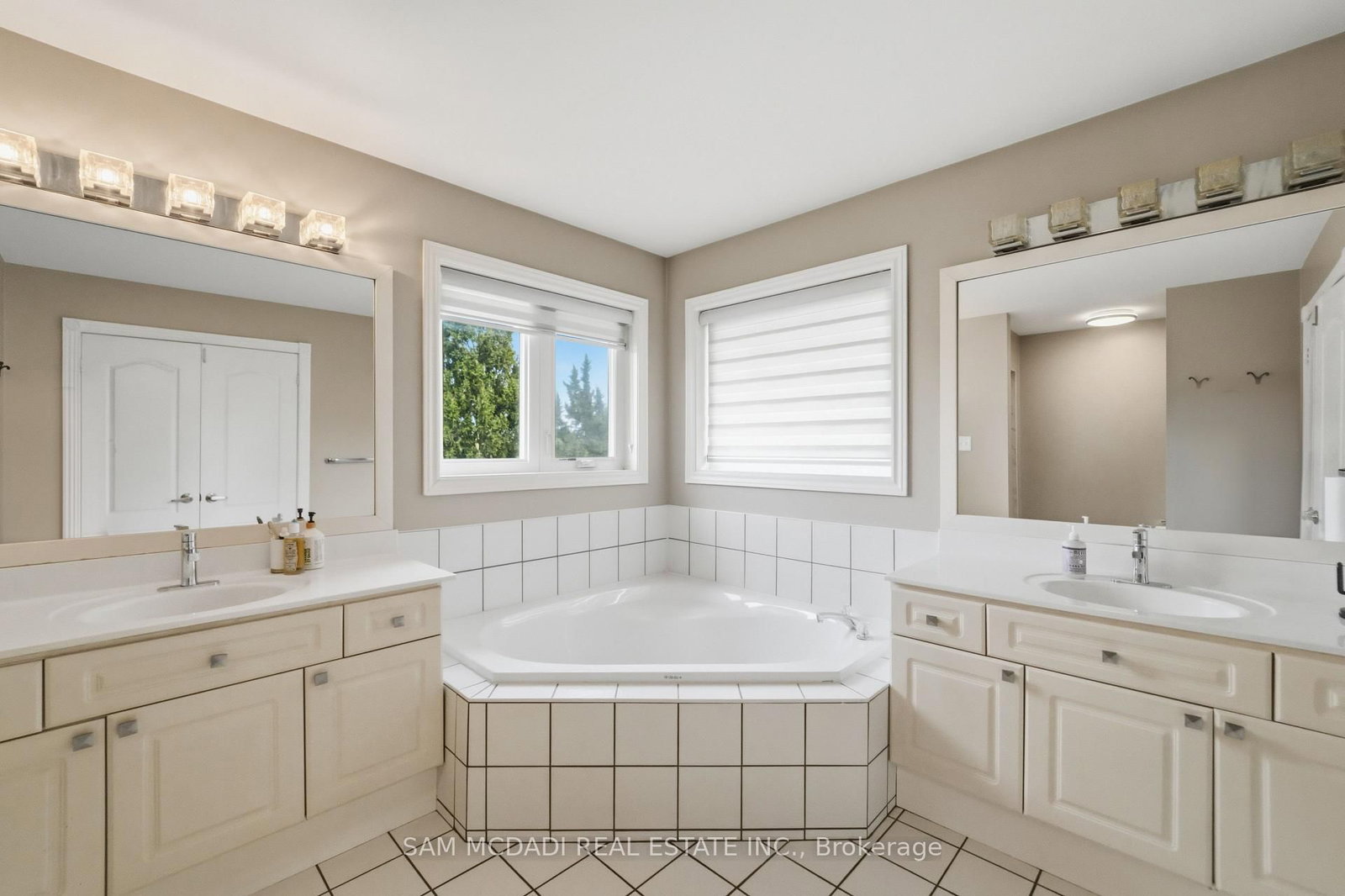3605 Trelawny Circ, Mississauga, view 18