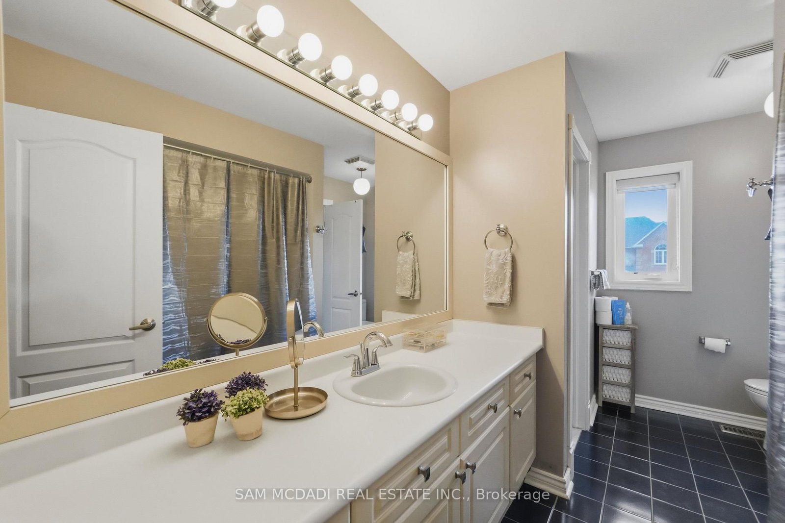 3605 Trelawny Circ, Mississauga, view 23