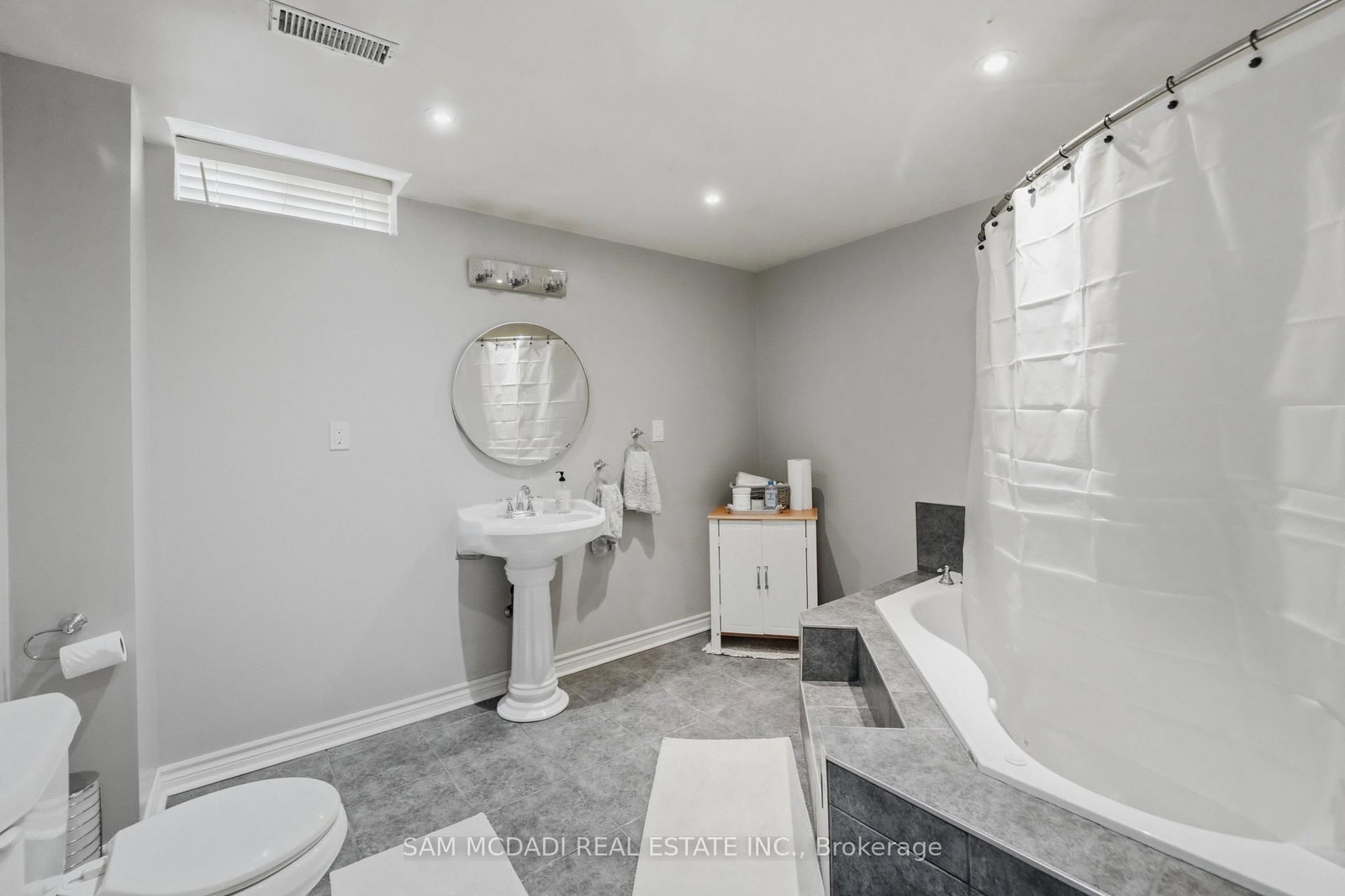 3605 Trelawny Circ, Mississauga, view 36