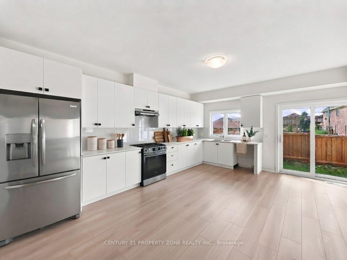 102 Cadillac Crescent • Brampton, ON photo 6