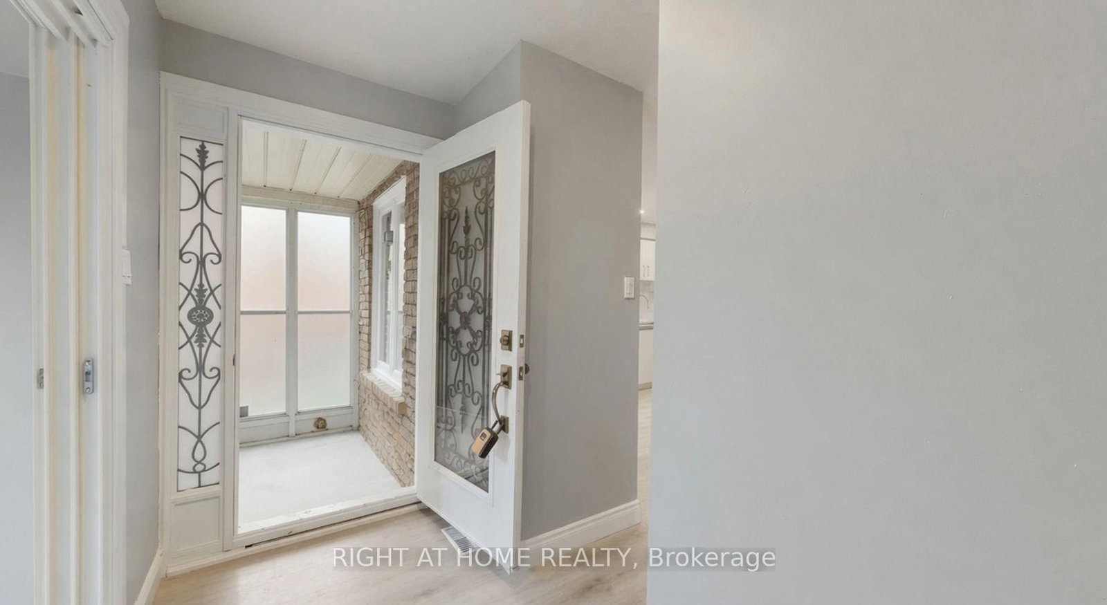 35 Chalfield Lane, Mississauga, view 16