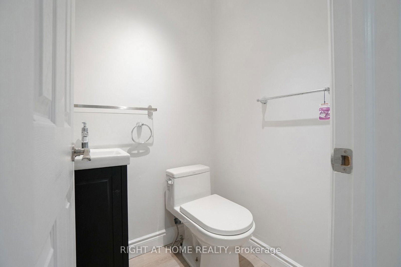 35 Chalfield Lane, Mississauga, view 18