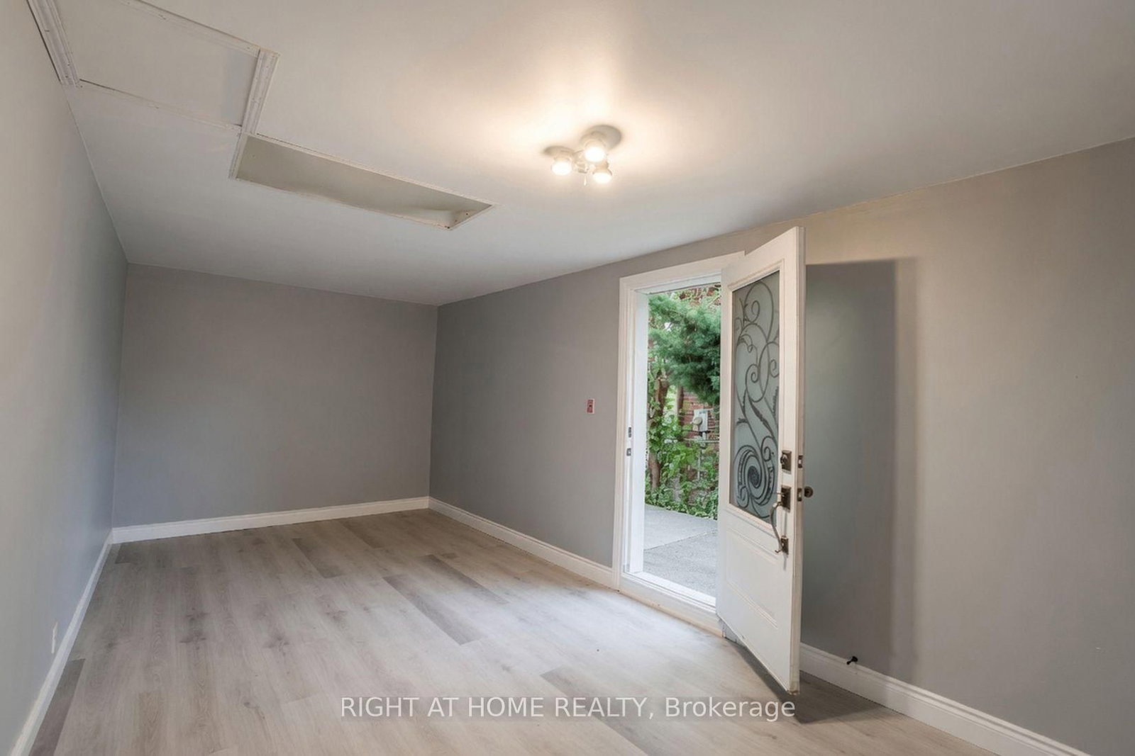 35 Chalfield Lane, Mississauga, view 19