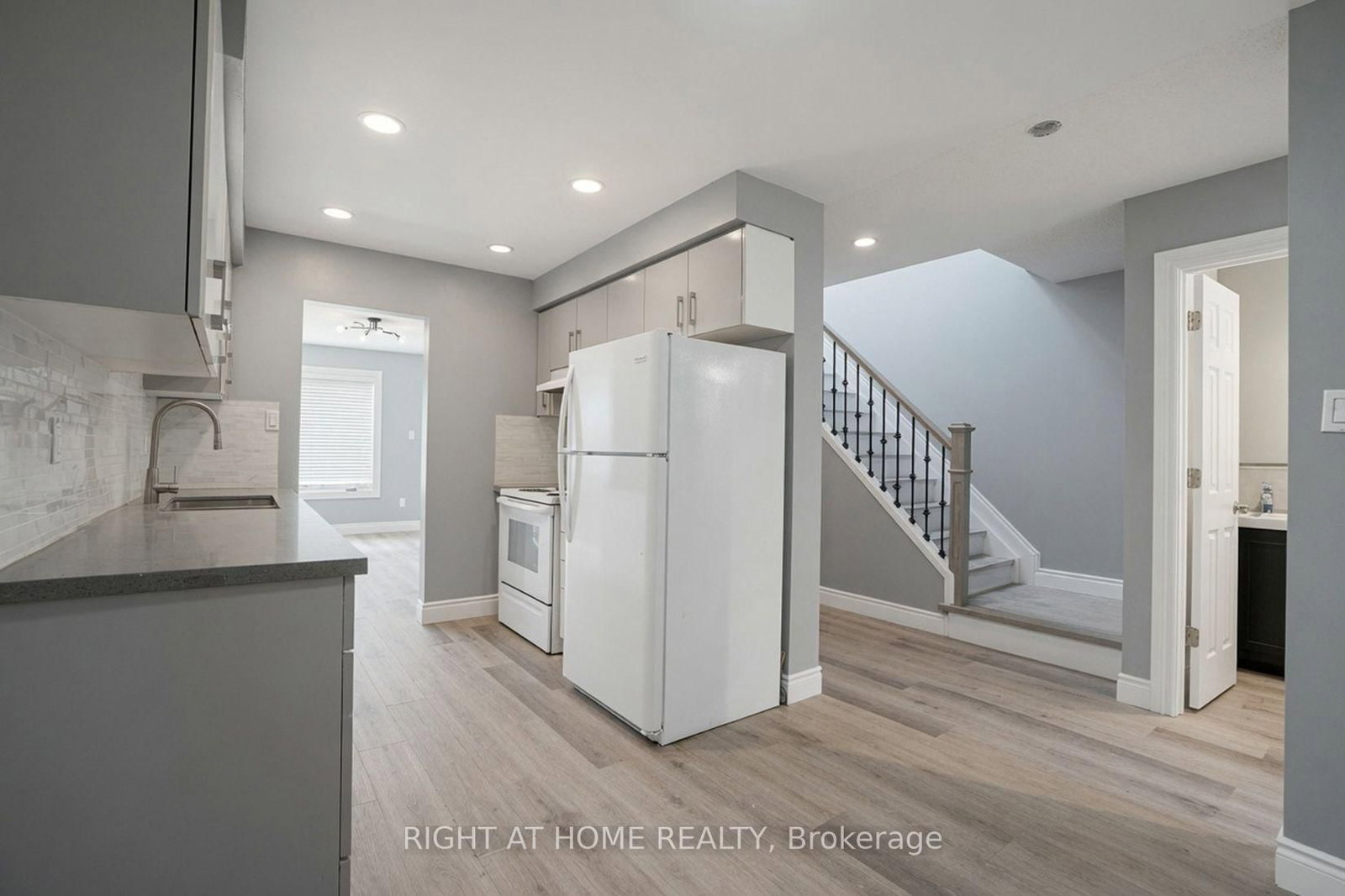 35 Chalfield Lane, Mississauga, view 20