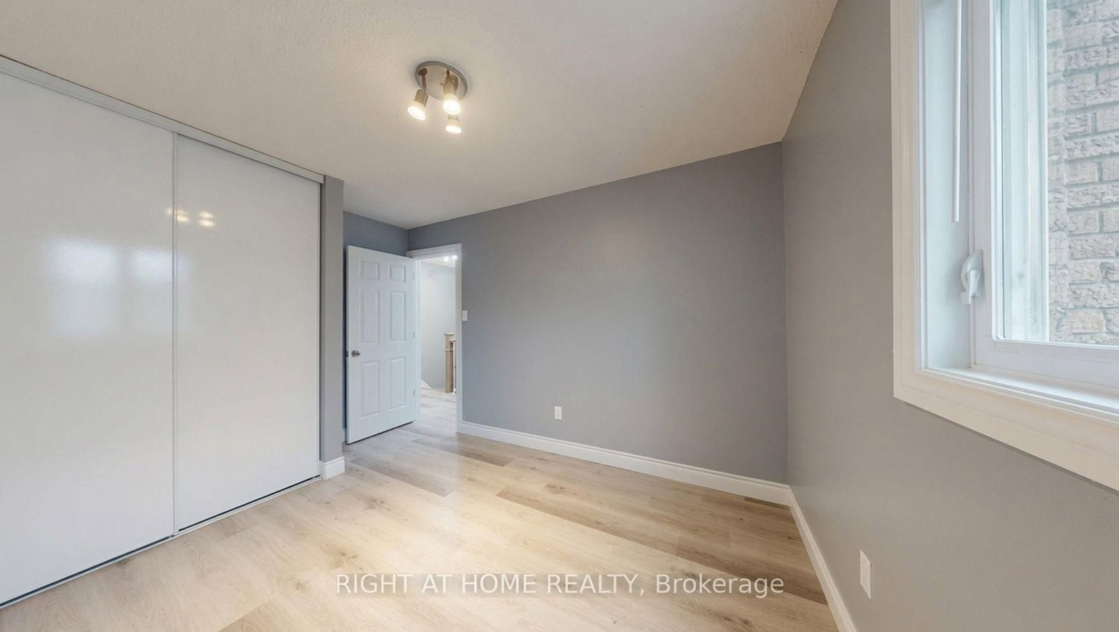 35 Chalfield Lane, Mississauga, view 30