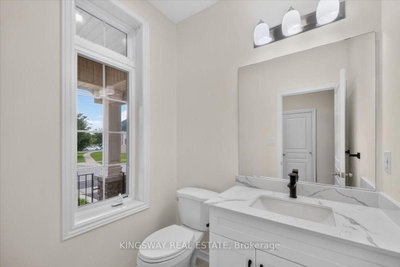 8 Monkton Circle • Brampton, ON photo 5