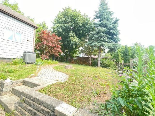 19 Cardell Avenue • Toronto, ON photo 21