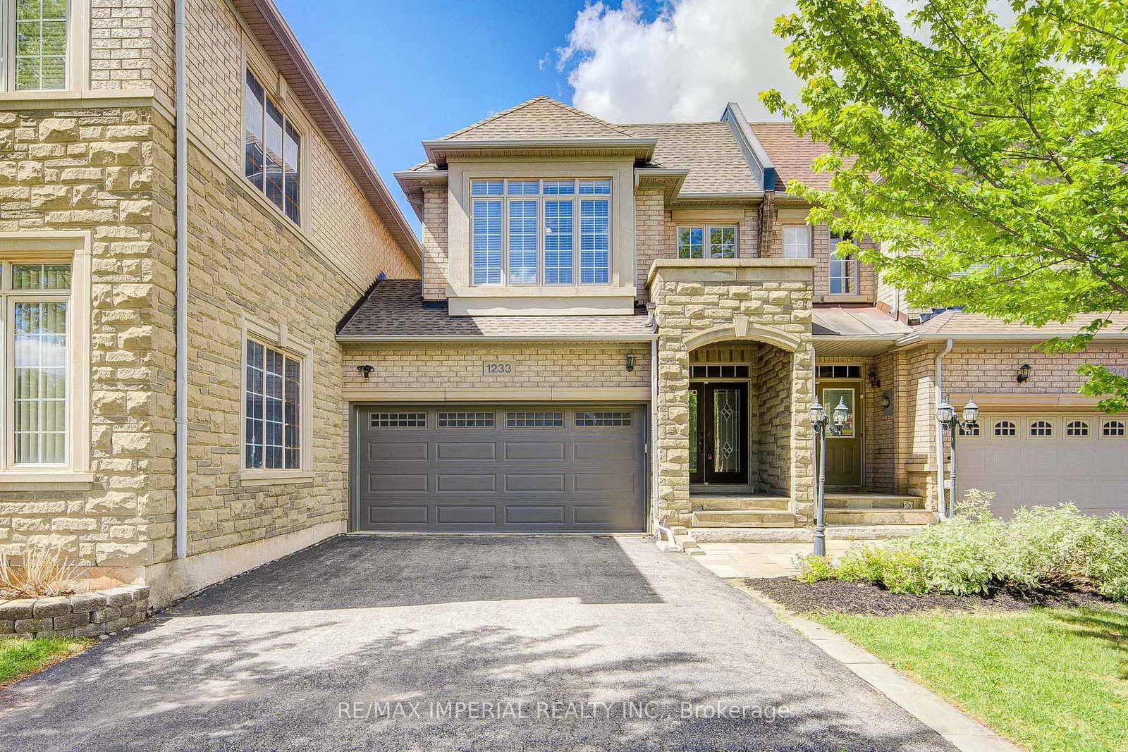 1233 Agram Drive • Oakville, ON photo 1