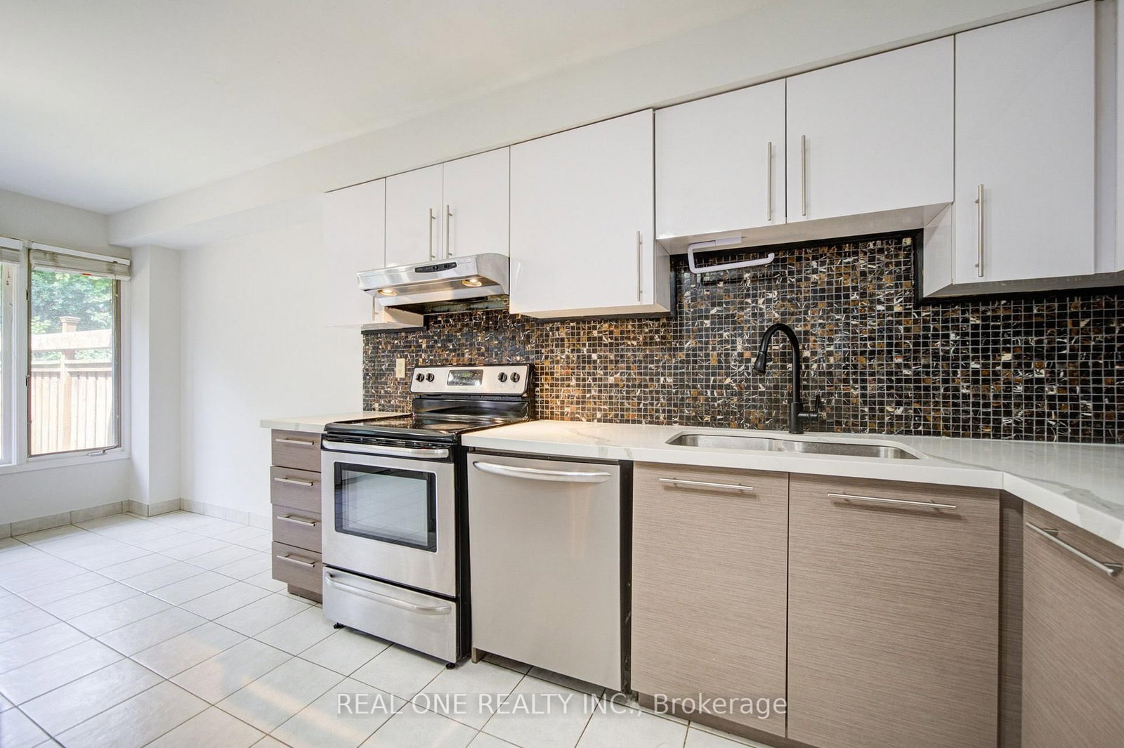 2593 Addingham Crescent • Oakville, ON photo 14