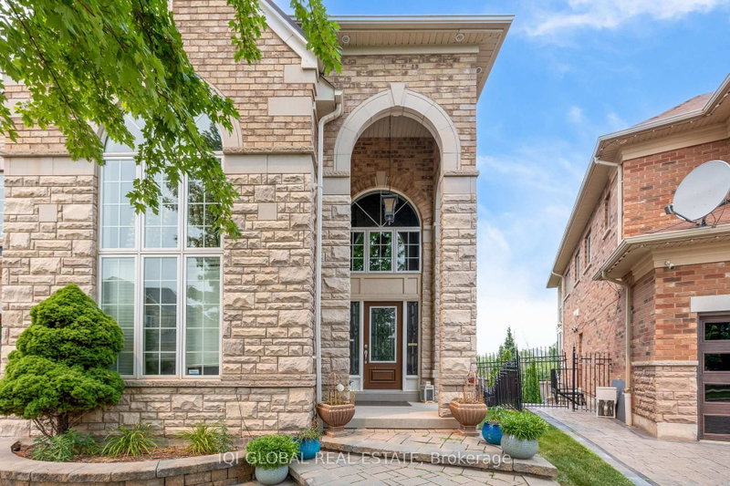 2395 Lyndhurst Drive