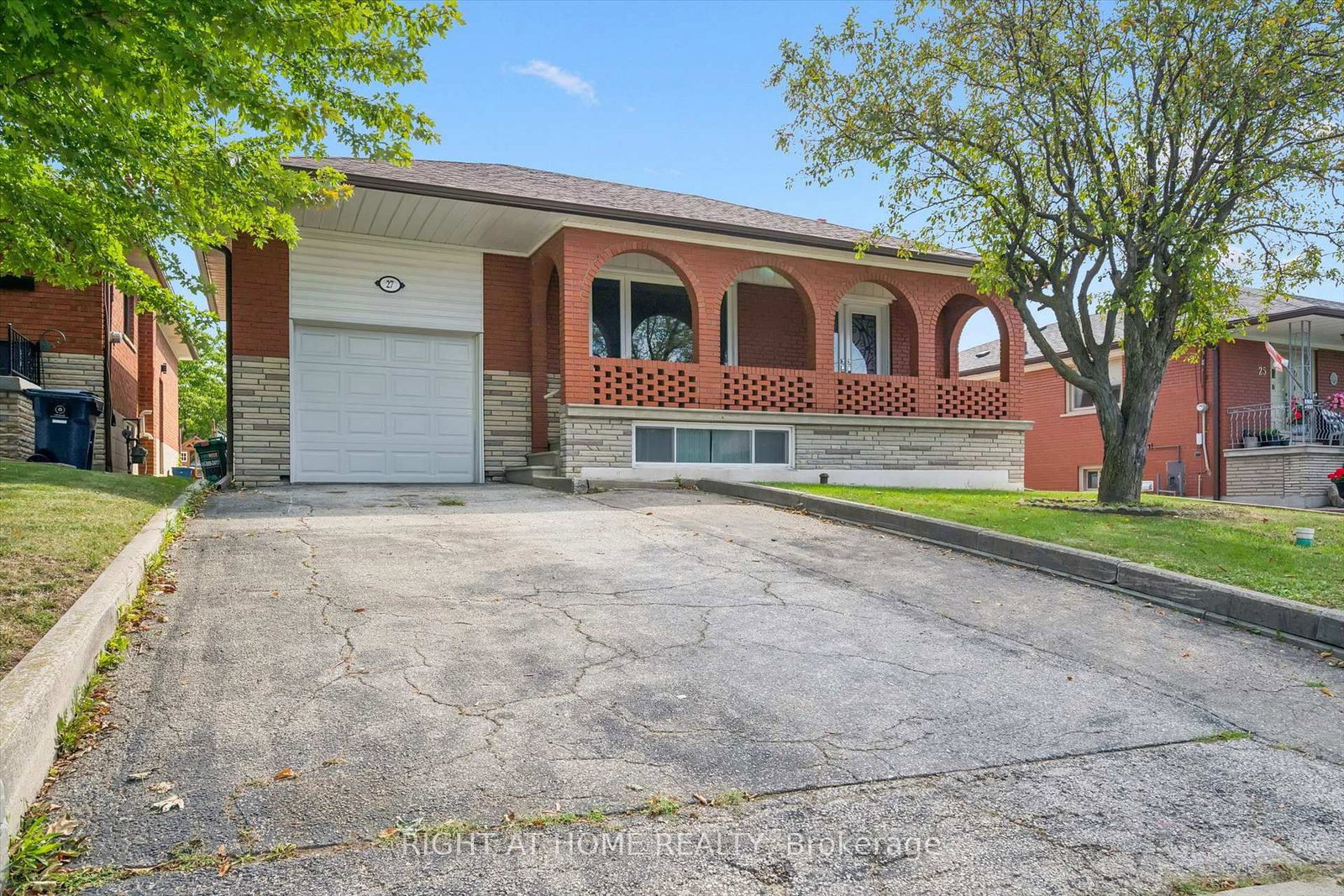 27 Jocada Road • Toronto, ON photo 2