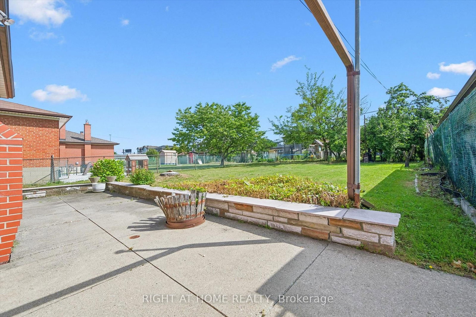 27 Jocada Road • Toronto, ON photo 33