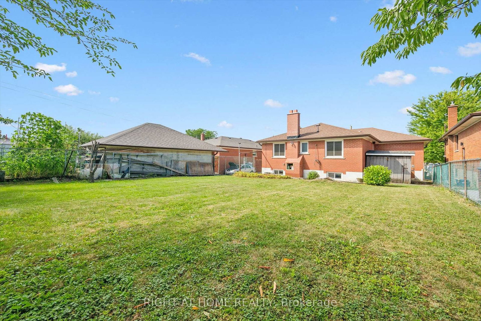 27 Jocada Road • Toronto, ON photo 36
