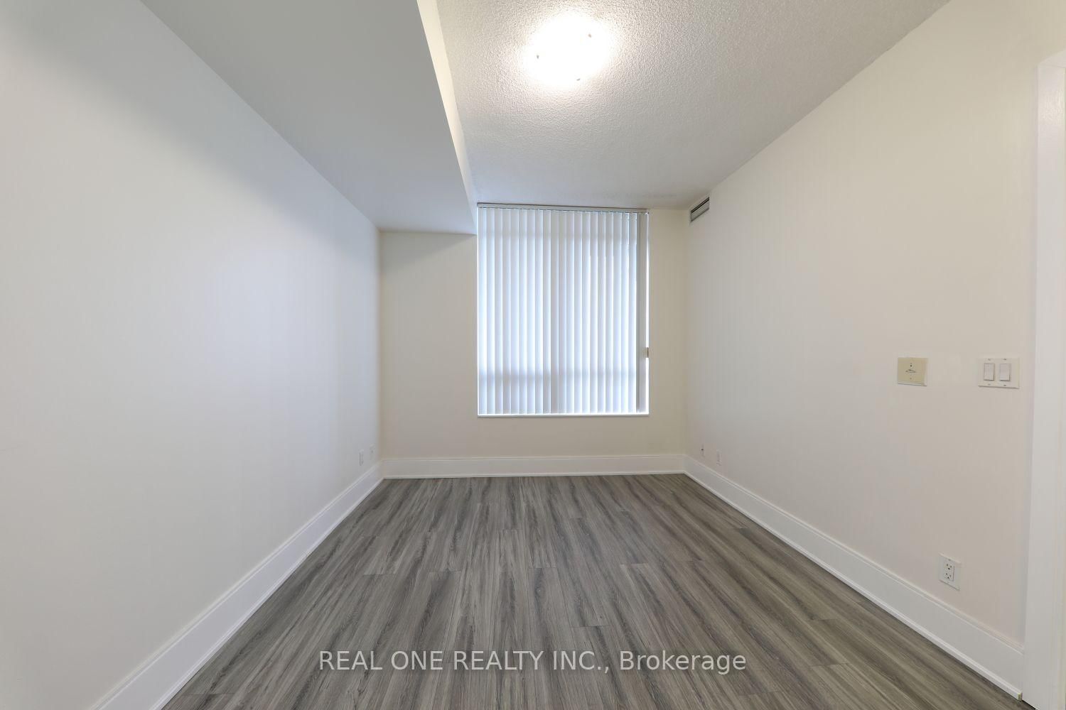 2708-330 Burnhamthorpe Rd, Mississauga, view 32