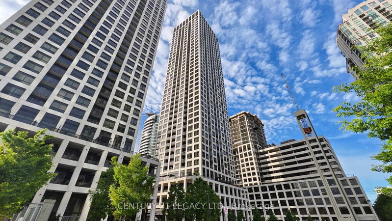3002 - 30 Elm Street W