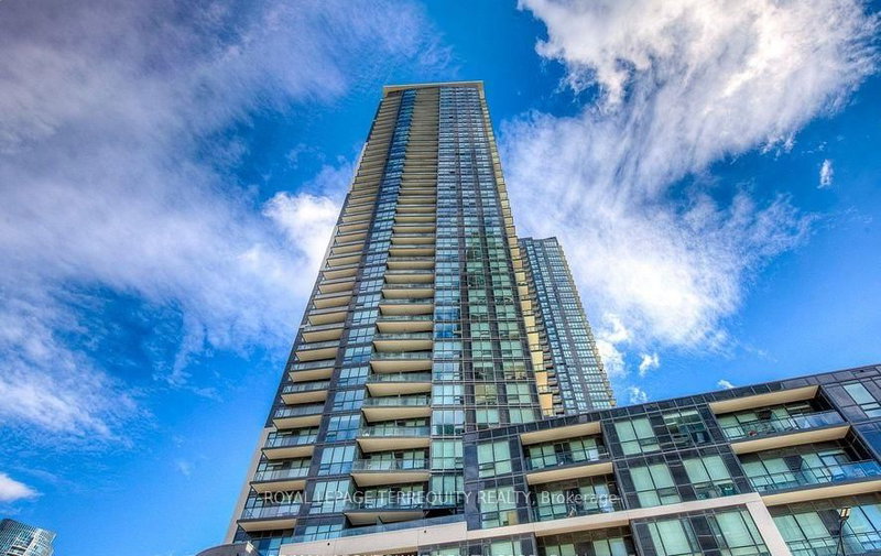 2102 - 510 Curran Place
