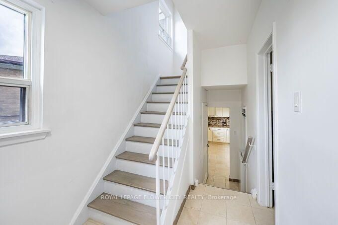 3 Clayhall Crescent • Toronto, ON photo 20