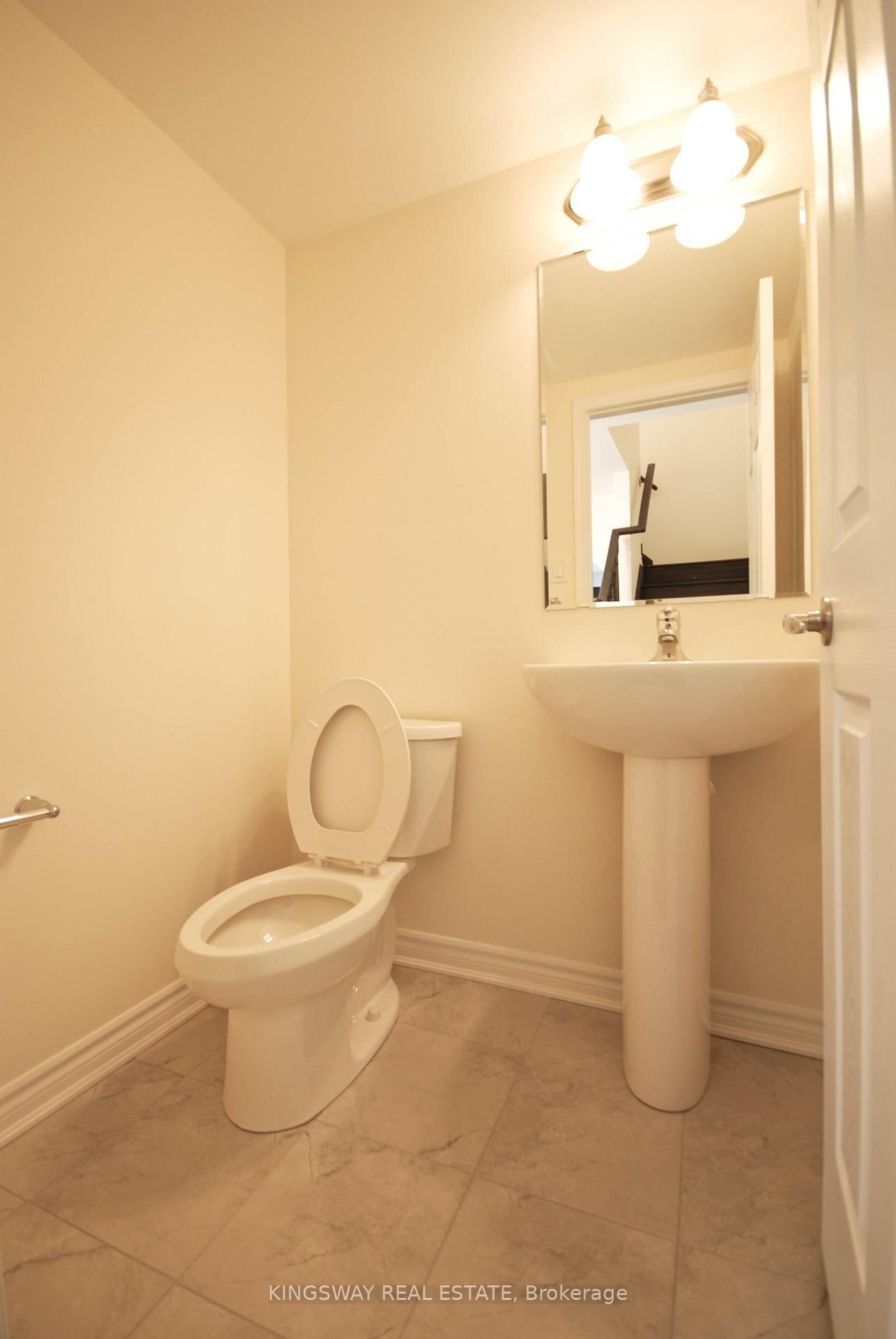 1670 Clitherow St, Milton, view 5
